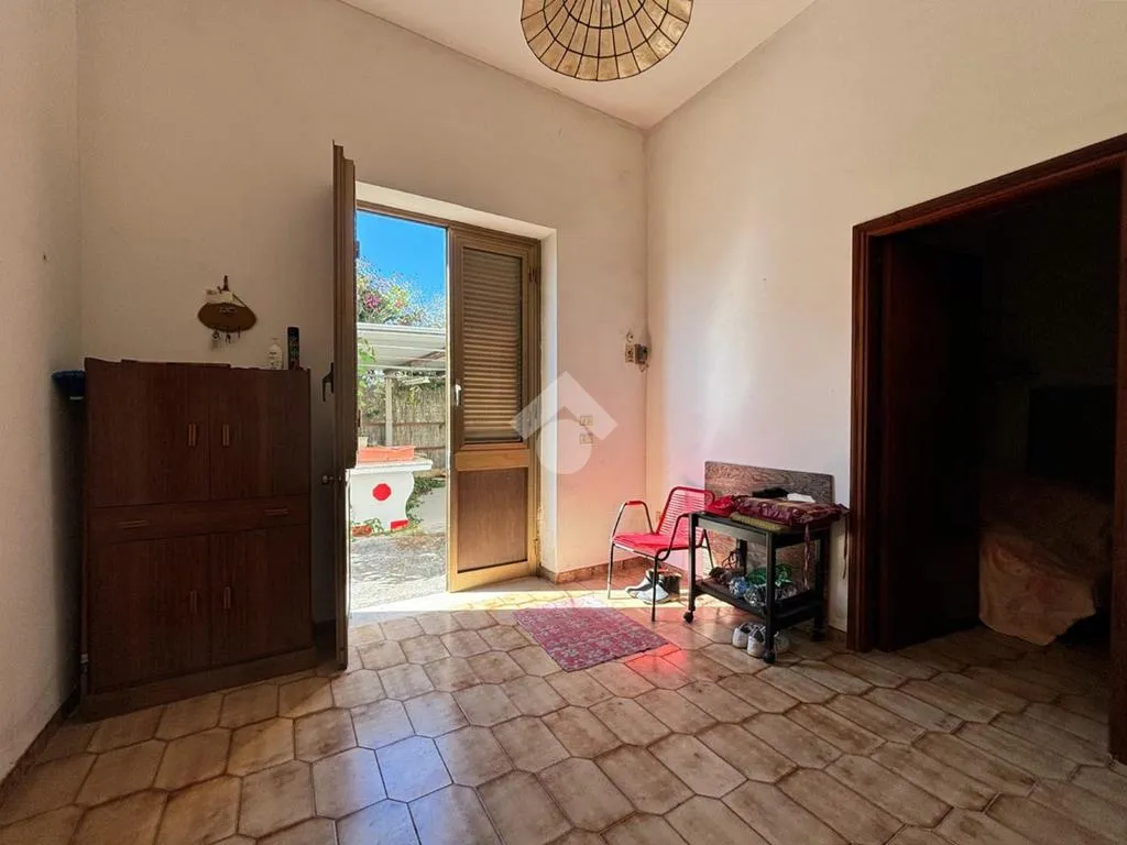 Esik - Single Villa with Private Garden in Marsala
