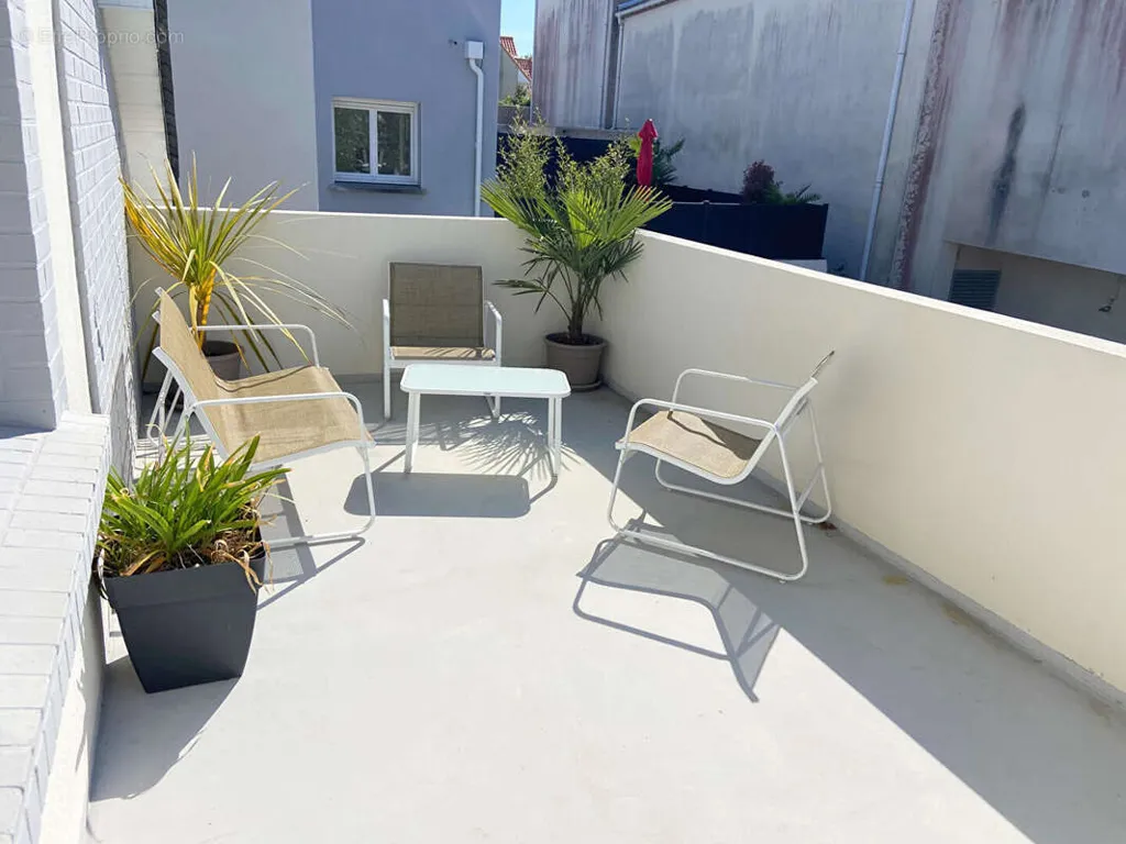 Terrasse - Duplex Rénové avec Terrasse Sud à Saint-Marc-sur-Mer
