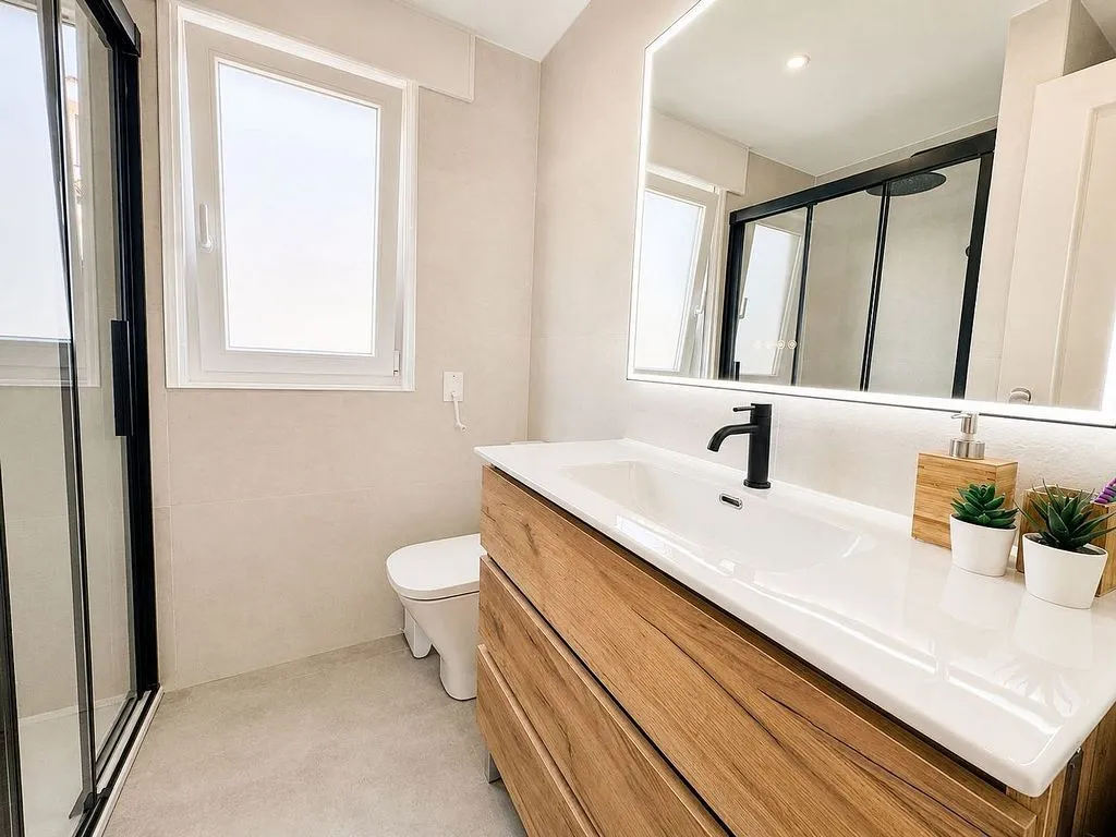 Bathrooms - Chalet with Terrace in Oleiros