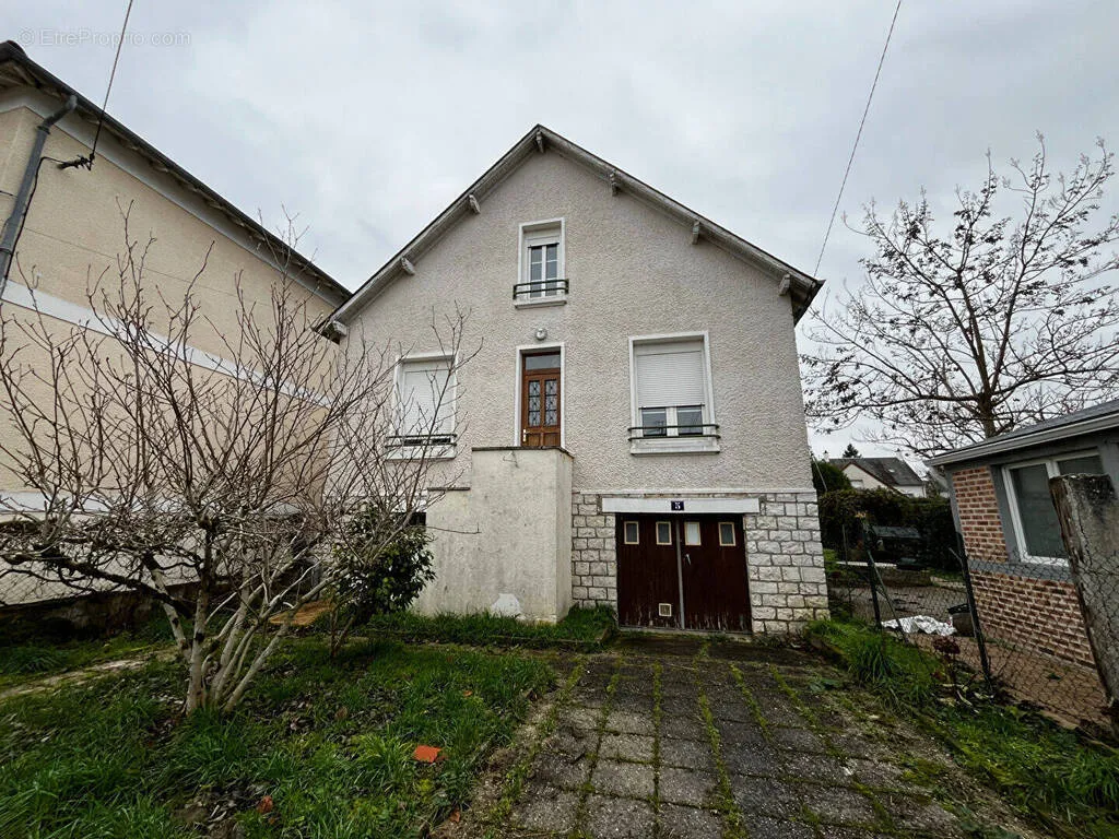 Välivaade - House with Potential in Bourges