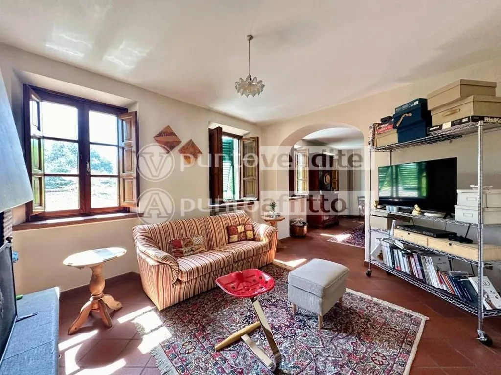 Elutuba - Country House with Pool Potential in Capannori