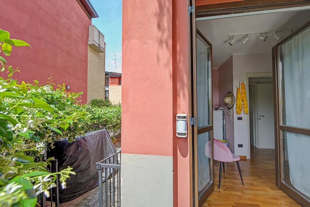 Balcone - Three-bedroom Apartment with Terrace in Parma