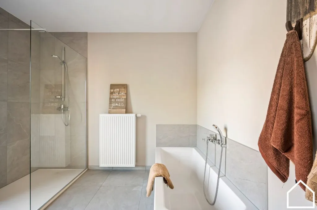 Salles de bain - Appartement Neuf avec Terrasse à Comines-Warneton
