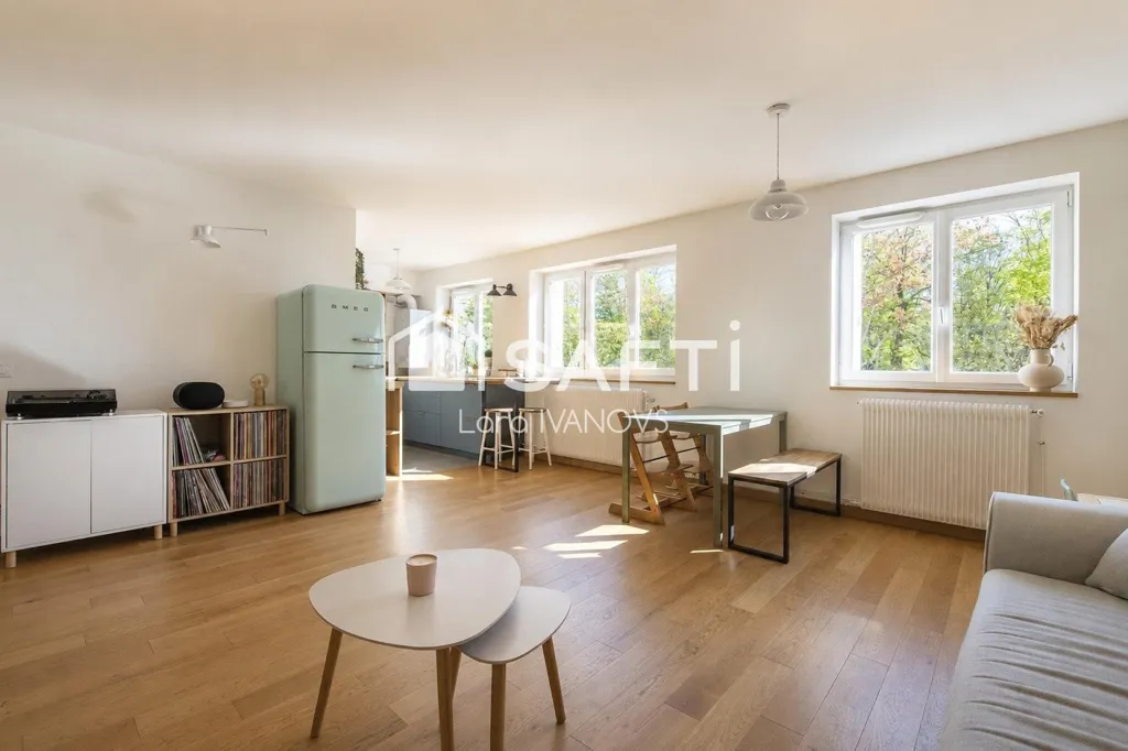 Séjour - Appartement Rénové avec Vue Dégagée près du RER A