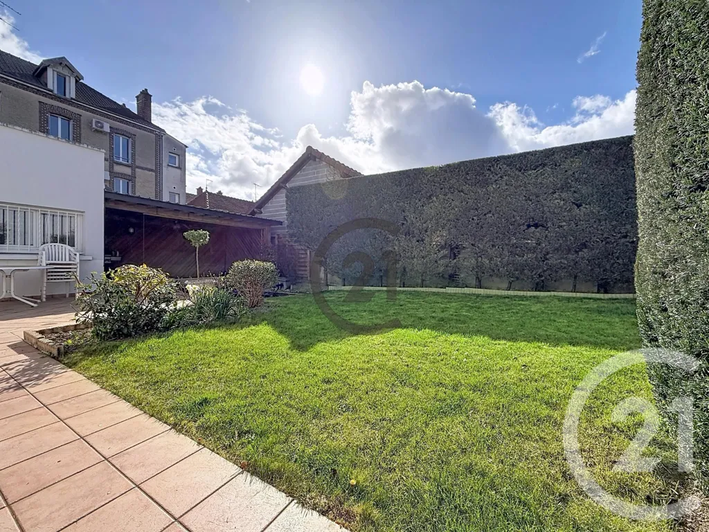 Jardin - Maison avec Deux Bâtiments à Sainte-Savine