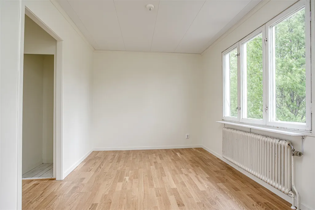 Toad - 2-Storey Villa with Workshop in 795000 SEK