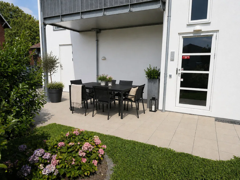 Terrass - Apartment with Balcony in Taastrup