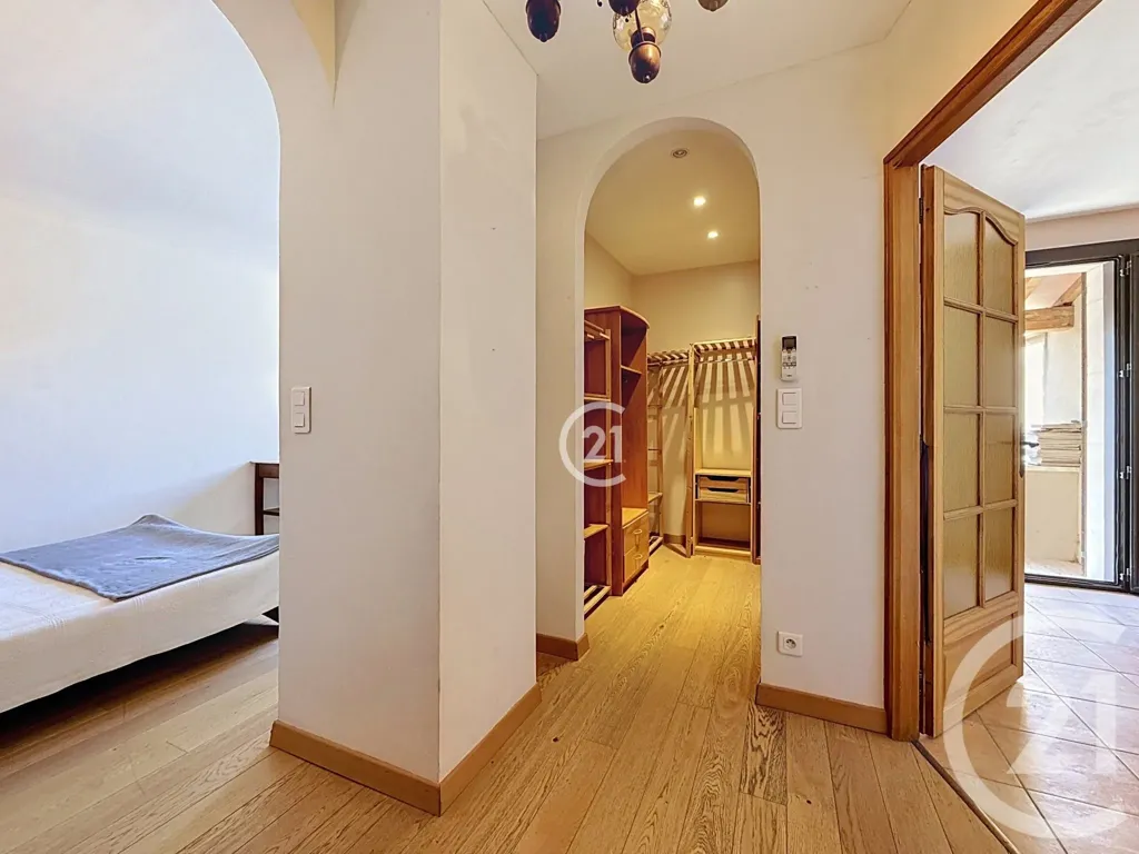 Magamistoad - Character House with Potential in Eyragues Centre