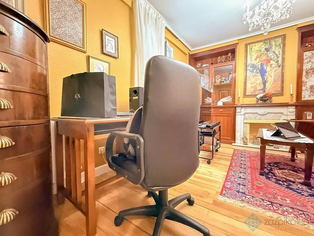 Studio - Apartment with Balcony in Bilbao's Casco Viejo