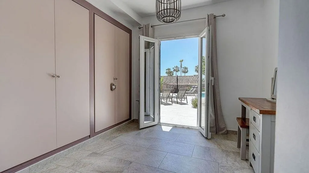 Entrée - Reformed Villa with Sea View in Calahonda