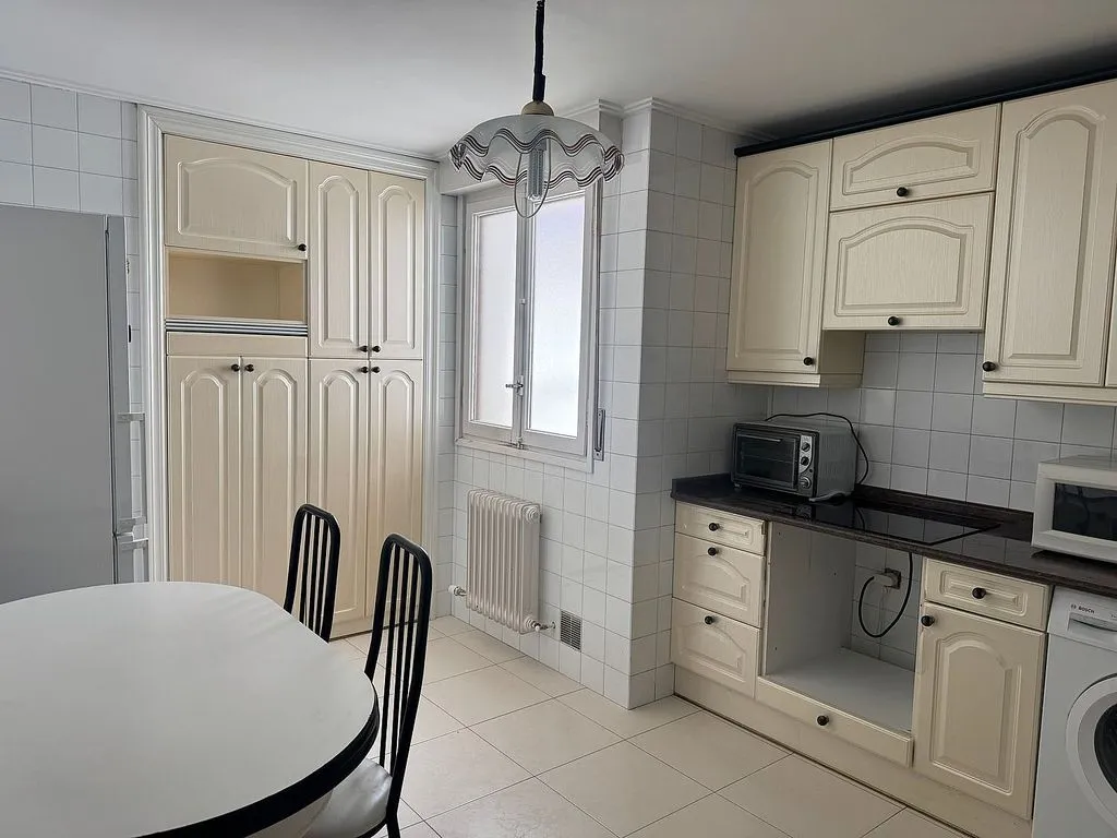Köök - Apartment with Balcony in Noáin