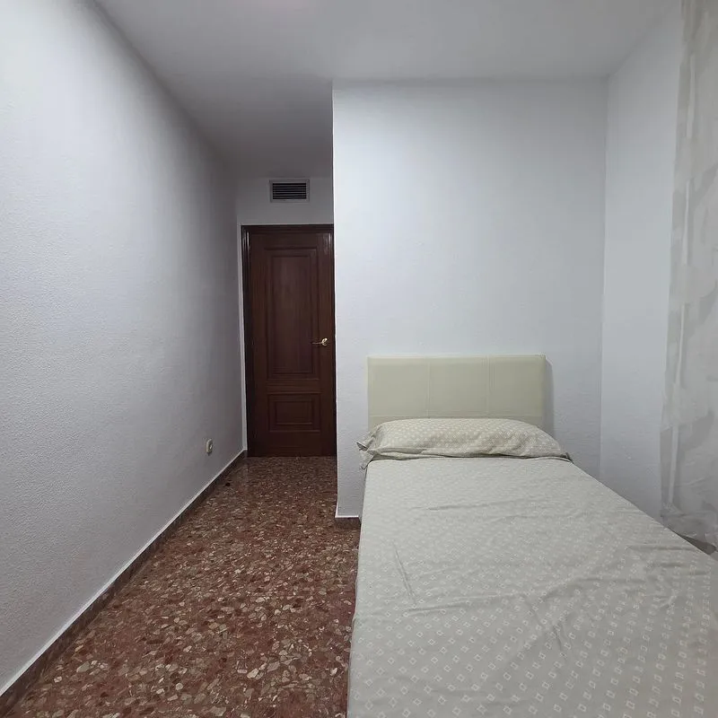 Chambres - Furnished Flat with Balcony in Valencia Centre