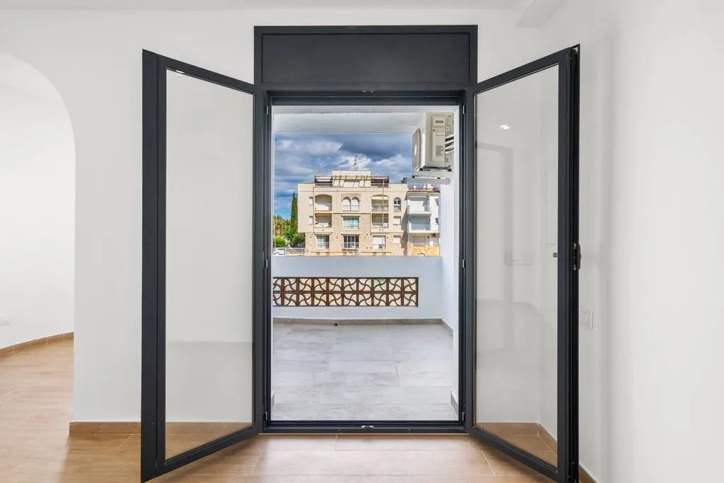 Rooms - Luxury Apartment with Marina Access in Empuriabrava