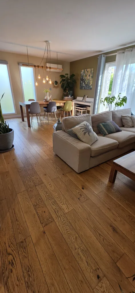 Living Room - Villa with Pool and Garden in Candillargues