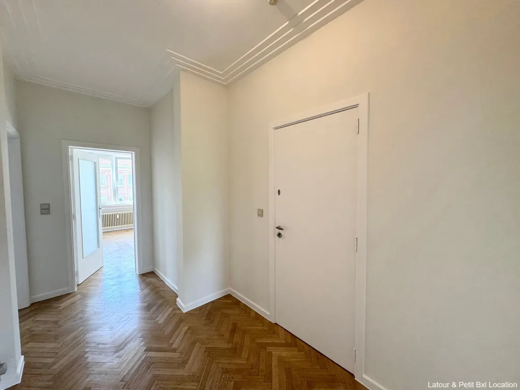 hallway_entrance