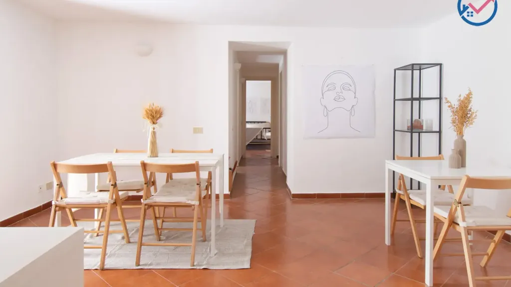 Dining Room - Trilocale with Private Garage in Palermo