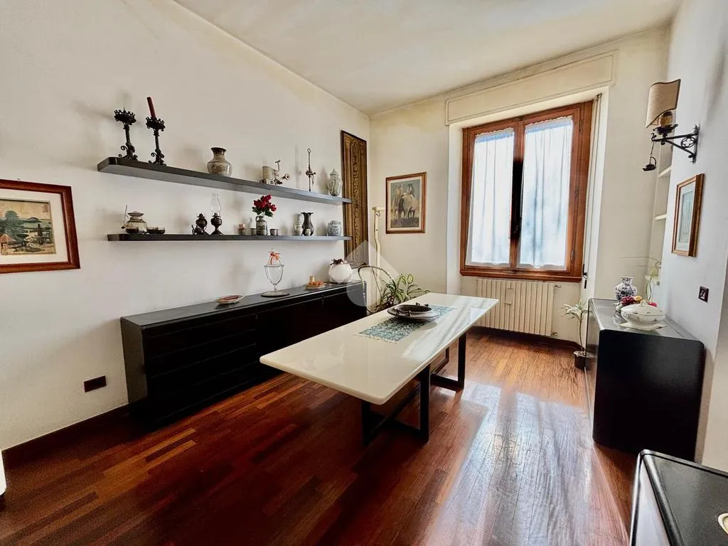 Söögituba - Spacious Apartment with Balcony in Florence