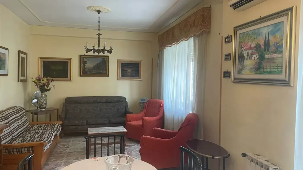 Elutuba - Spacious Flat in Quiet Area, Siracusa