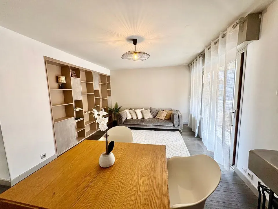 Salle à manger - Appartement T3 bis avec Balcon en Hyper Centre Annemasse
