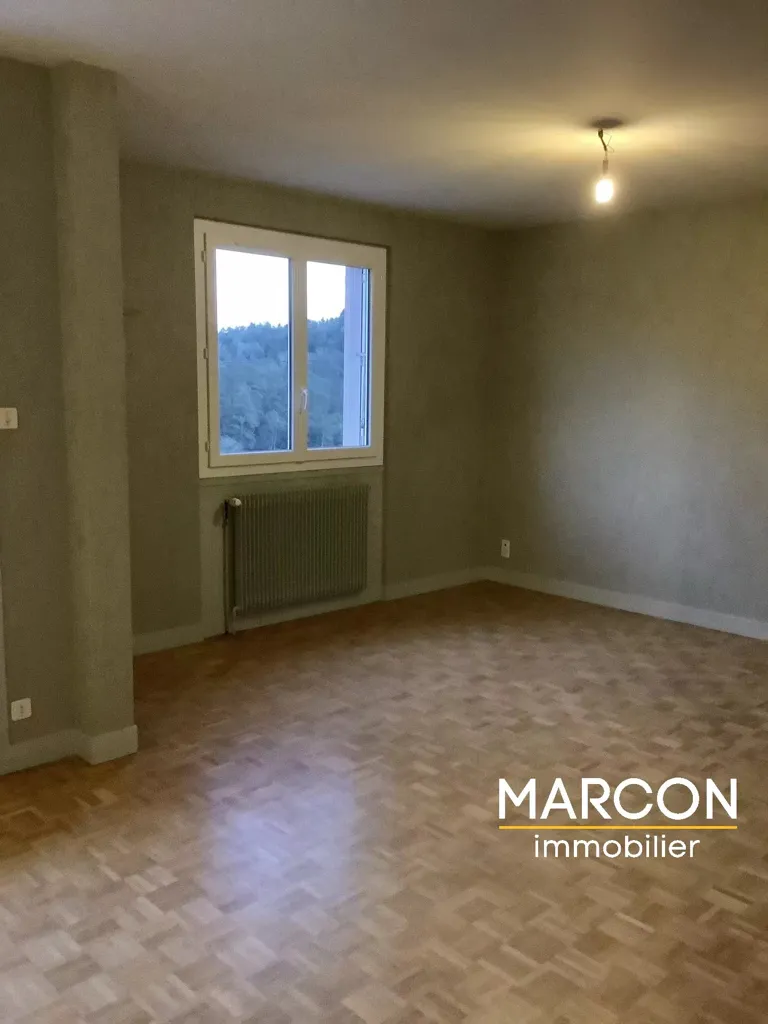 Soggiorno - Flat with Balcony in Aubusson