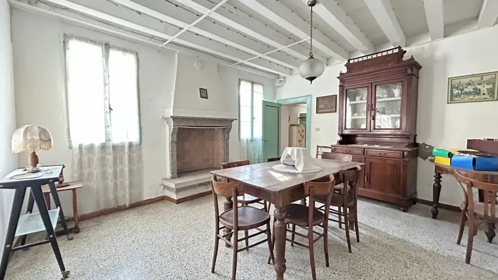 Salle à manger - Terraced Villa with Garden in Legnago