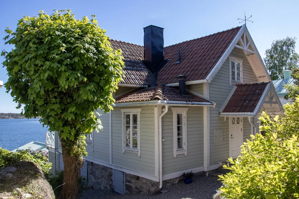 5-toaline maja asukohas Haninge kommun