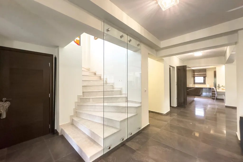5-bedroom house in Athens