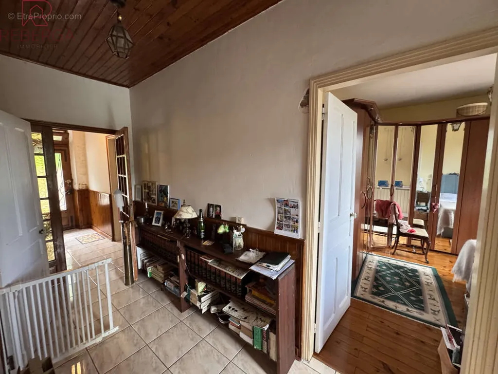 Esik - Charming House with Pool in Bout du Pont de l'Arn