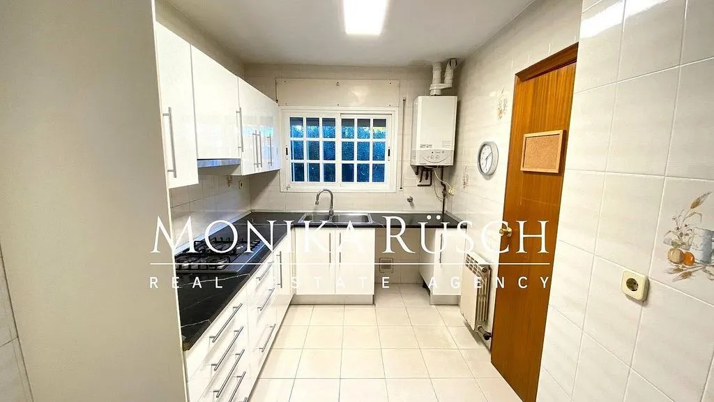 Köök - Twin-Storey House with Pool in Castelldefels