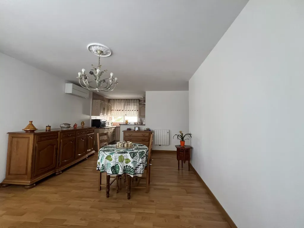 Sala da pranzo - Spacious Apartment with Terrace in Tours