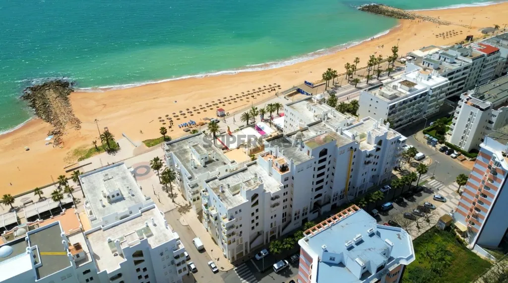 Aerial - 3-Bedroom Flat with Sea View in Loulé