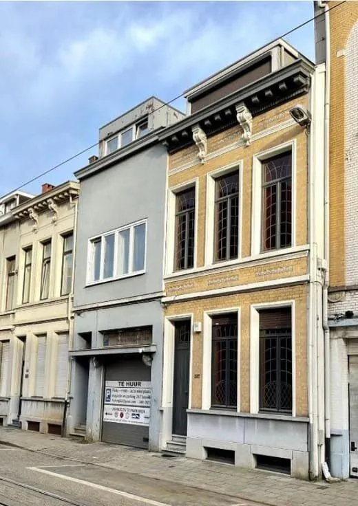 Exterior - House with Large Terrace on Lange Leemstraat
