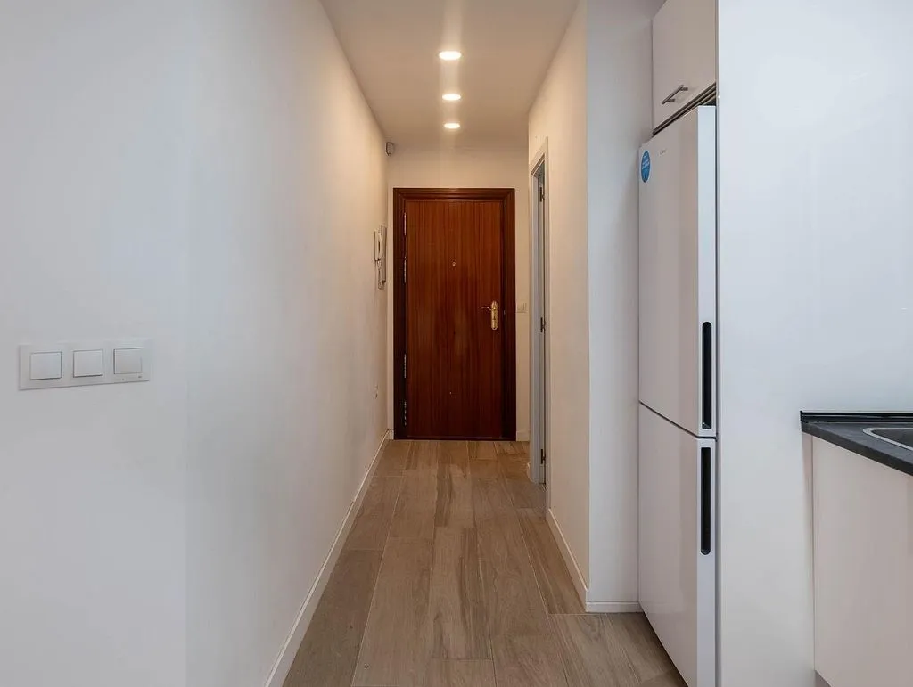 Köök - 3-Bed Flat with Balcony in Ensanche Centro