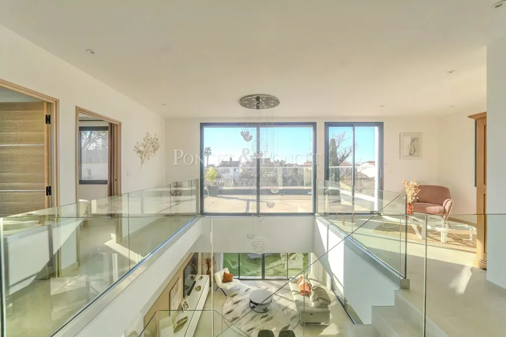Séjour - Villa Contemporaine avec Piscine à Lattes