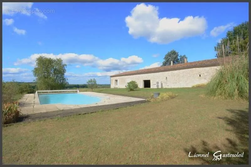 Bassein - Charming Stone House with Pool in Gironde