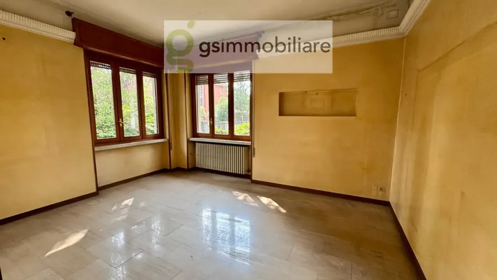 Spacious Apartment with Garden View in Brescia