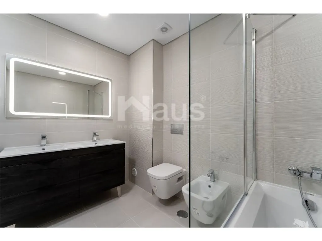 Bathrooms - New T3+1 Flat with Parking in Montijo