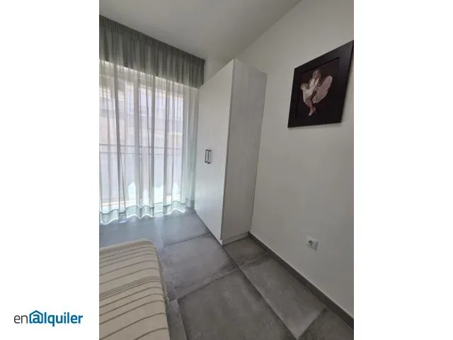Chambres - Modern Flat with Balcony in City Centre