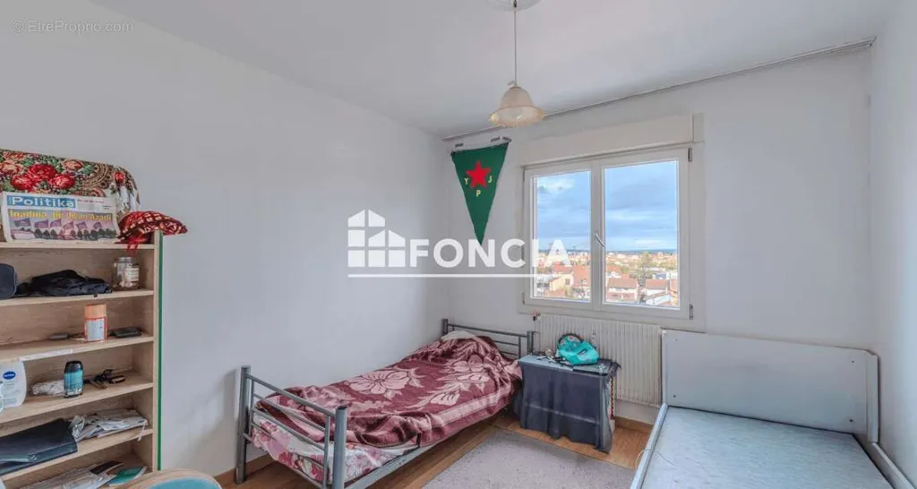 Chambres - T3 Lumineux avec Balcon à Roanne