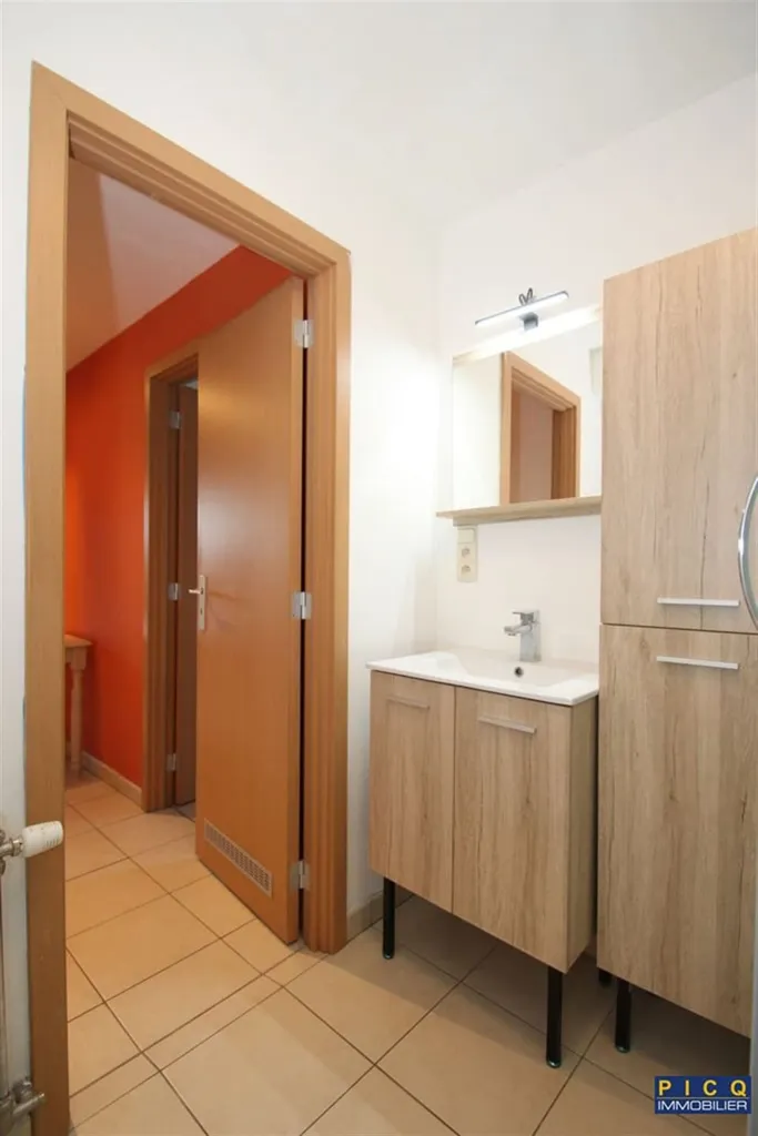 Salles de bain - Appartement Duplex Récemment Construit avec Ascenseur