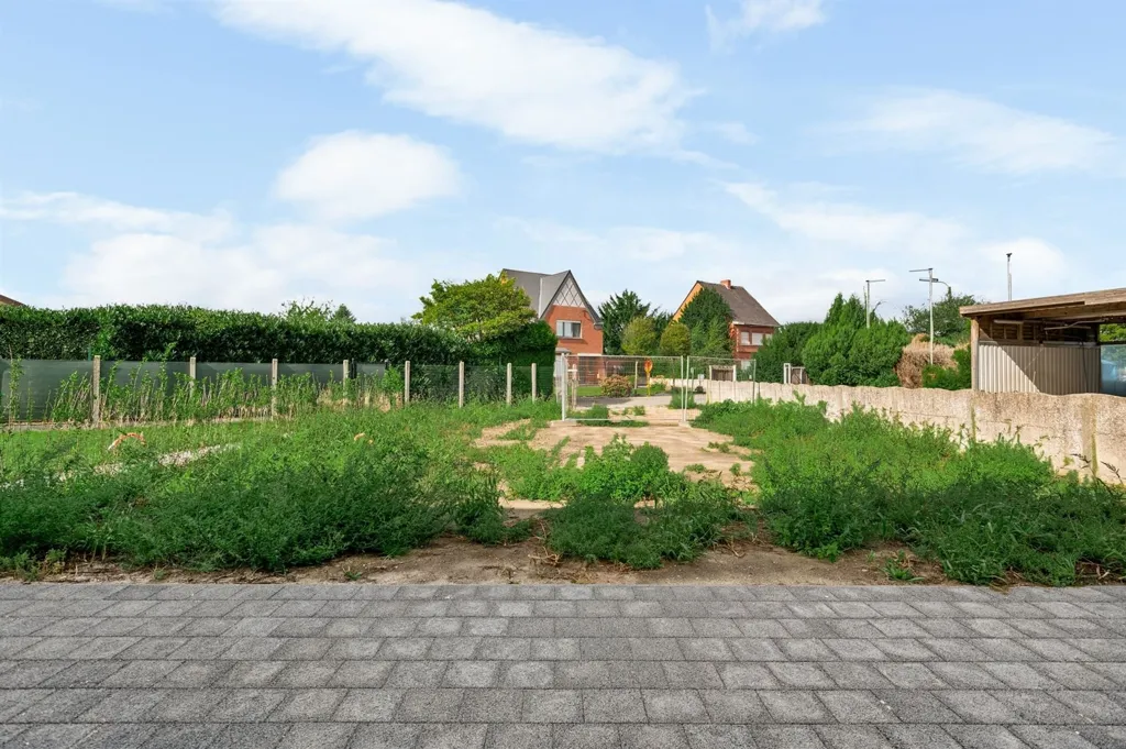 Contemporary Semi-Detached Home in New Development