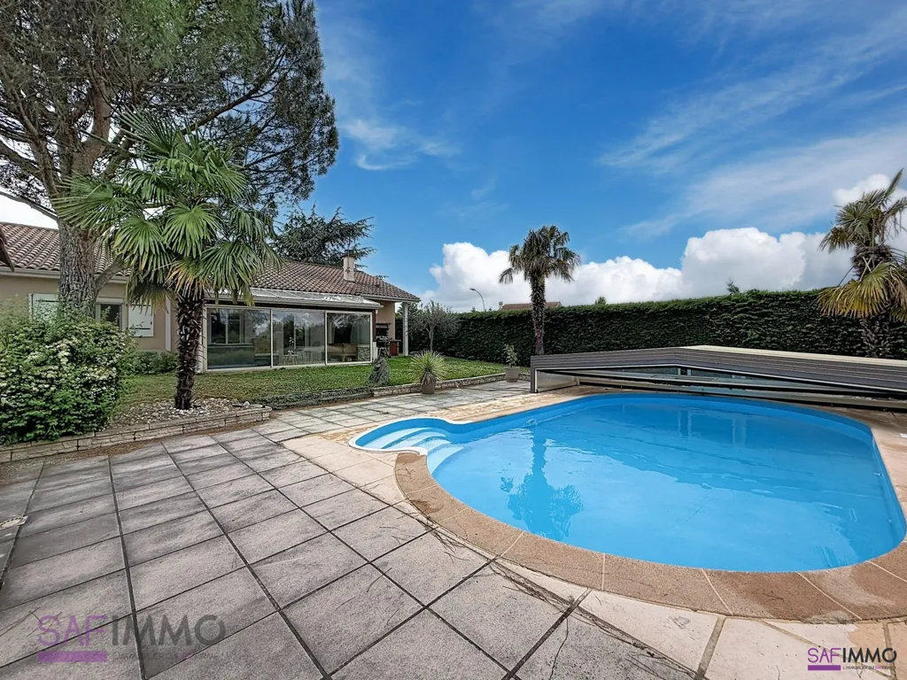 Piscine - Maison avec Piscine à Chaponost