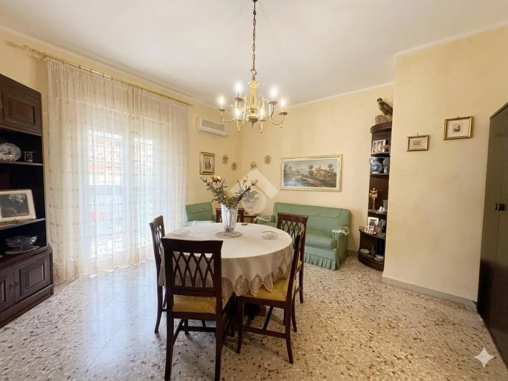 Söögituba - 3-Room Apartment with Balcony in Palermo
