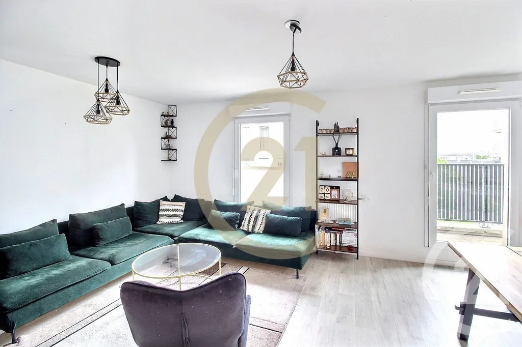 Soggiorno - Duplex Apartment with Terrace in Bobigny