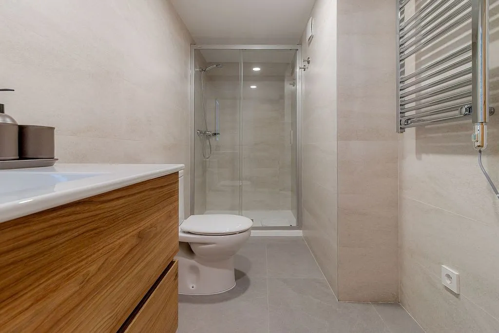 Salles de bain - Furnished Flat with Air Conditioning in Madrid