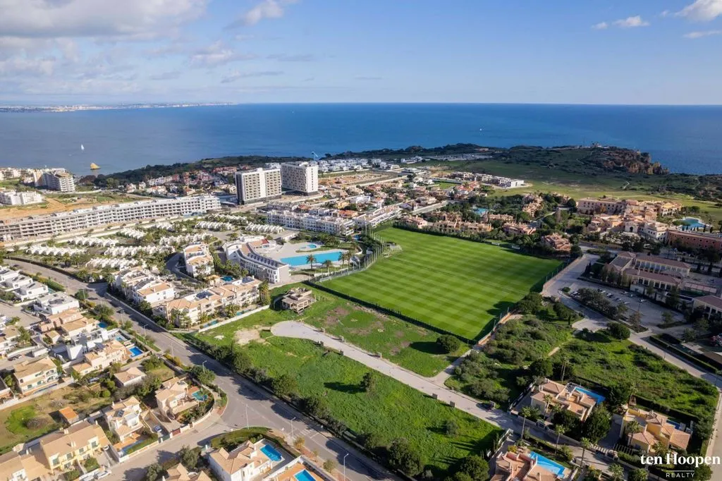 Õhuvaade - Land Plot with Beach Access in Lagos