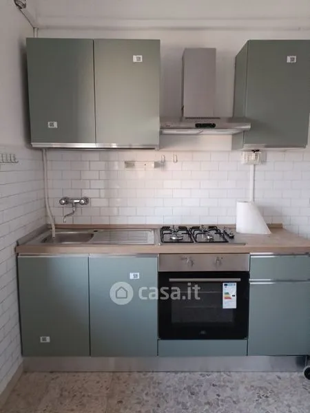 Köök - Brightly Laid-out Flat with Balcony in Alessandria