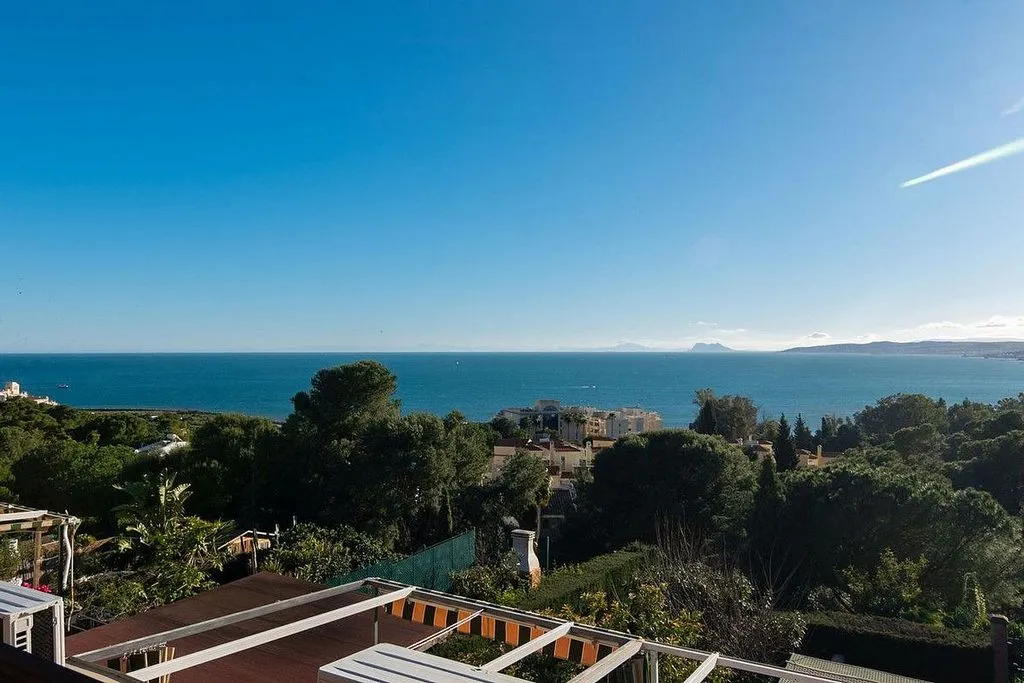Terrazza - Terraced House with Pool in Estepona