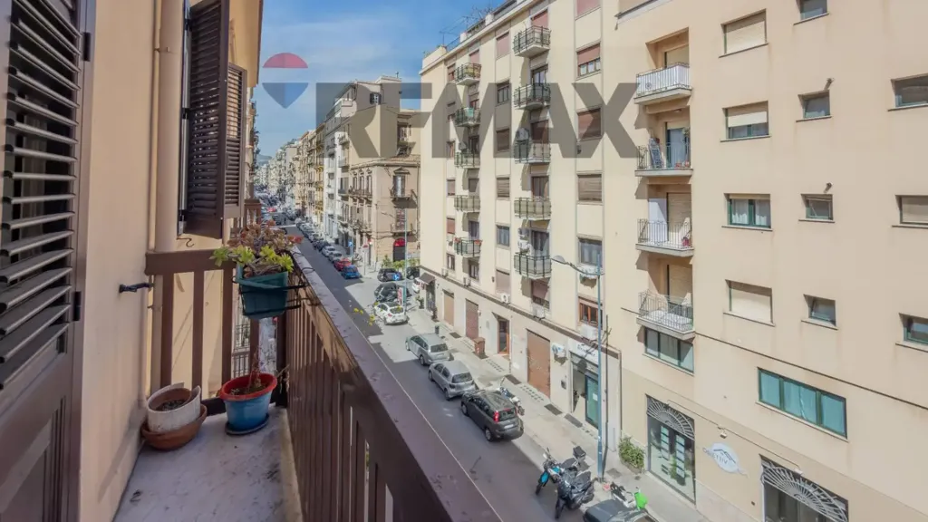 Rõdu - Two-Level Apartment with Balcony in Palermo