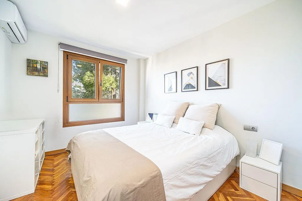 Magamistoad - Renovated Apartment with Balcony in La Bonanova